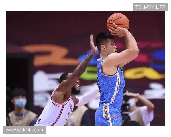 武汉篮球队战术之争引发热议球迷与专家观点碰撞激烈