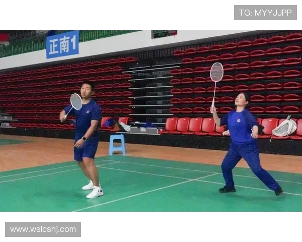 重庆羽毛球队的训练与竞技状态全景揭秘助力羽毛球运动发展